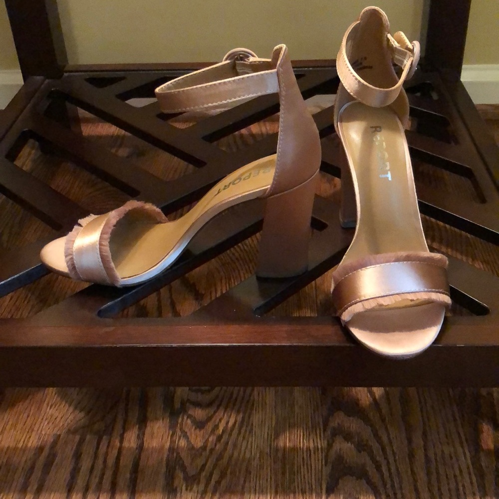 Report Meyer blush heel